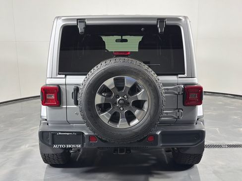 Used 2018 Jeep Wrangler Unlimited Sahara w/ Cold Weather Group AWD/4WD image 6