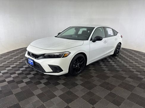 Used 2023 Honda Civic Sport image 3