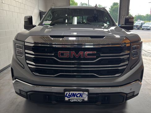 Used 2023 GMC Sierra 1500 SLT w/ SLT Premium Plus Package AWD/4WD image 8