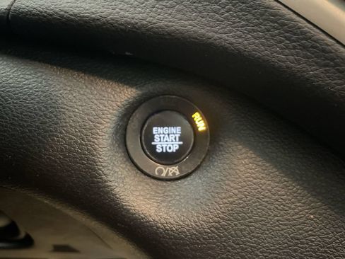 Used 2018 Jeep Cherokee Limited AWD/4WD image 10