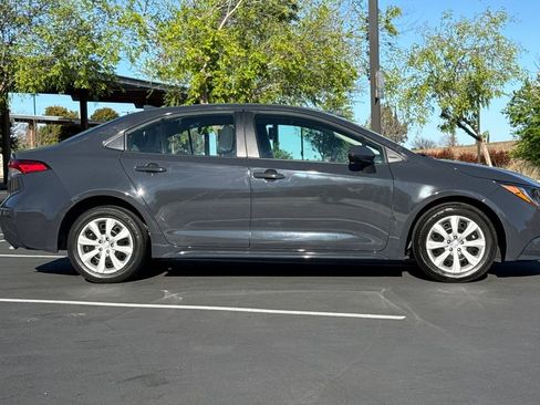 Used 2025 Toyota Corolla LE image 10