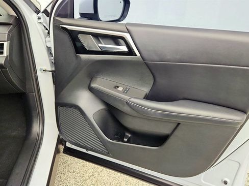 Used 2023 Mitsubishi Outlander SE FWD image 23