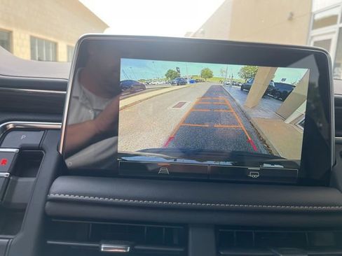 Used 2023 GMC Yukon SLT image 17