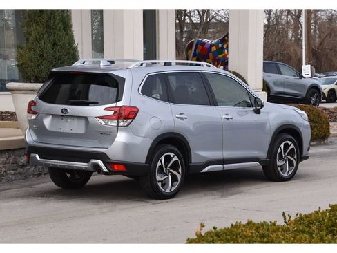 Used 2023 Subaru Forester Touring image 4