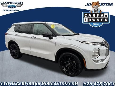 Used 2024 Mitsubishi Outlander SE Black Edition image 1