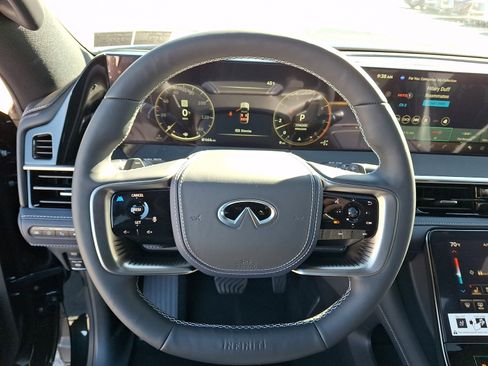 New 2026 INFINITI QX80 4WD image 17