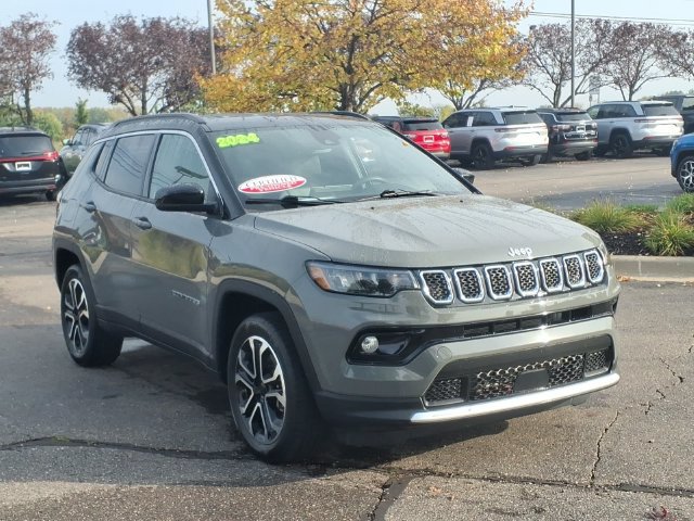 Certified 2024 Jeep Compass Limited AWD/4WD image 3
