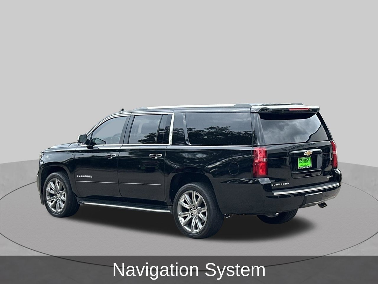 Used 2019 Chevrolet Suburban Premier RWD image 3