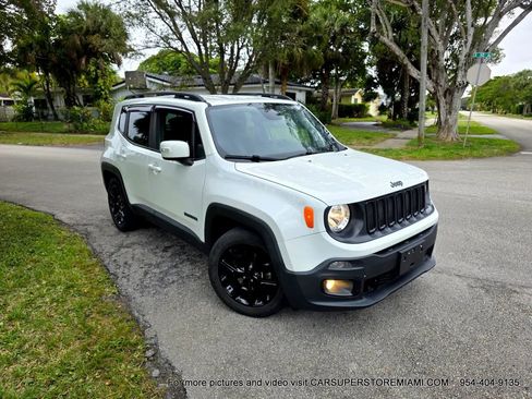 Used 2018 Jeep Renegade Altitude w/ Popular Equipment Group image 11