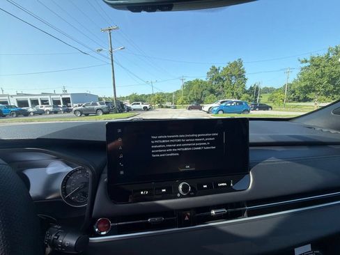 New 2026 Mitsubishi Outlander AWD image 9