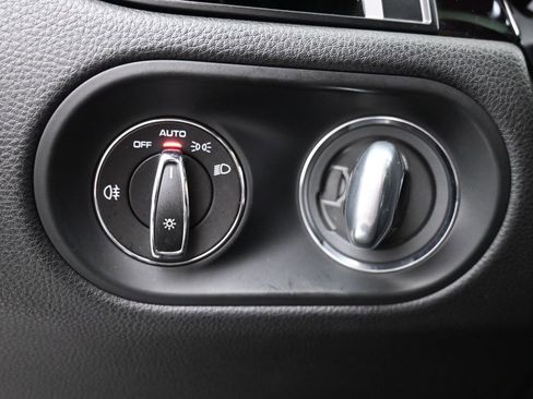 Used 2019 Porsche Macan AWD/4WD image 19