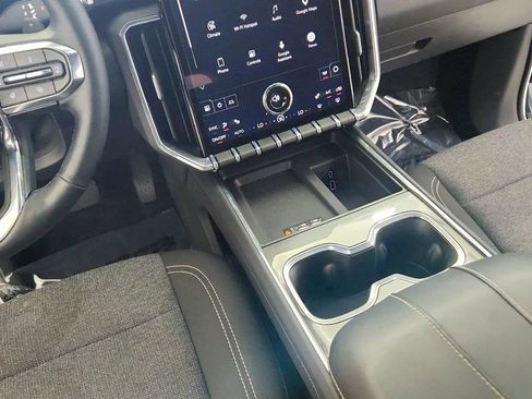 Used 2026 GMC Acadia Elevation FWD image 27