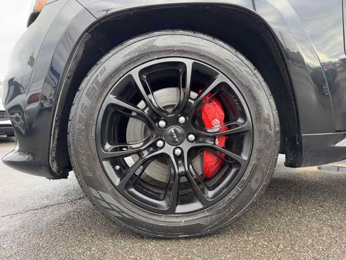 Used 2017 Jeep Grand Cherokee SRT image 11