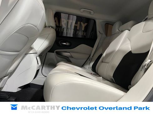 Used 2020 Jeep Cherokee Latitude Plus AWD/4WD image 24