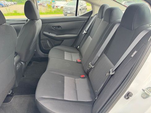 Used 2025 Nissan Sentra SV FWD image 9