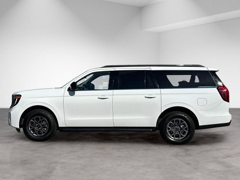 Used 2025 Ford Expedition Max Active AWD/4WD image 3