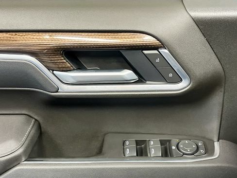 Used 2025 Chevrolet Silverado 1500 RST AWD/4WD image 18