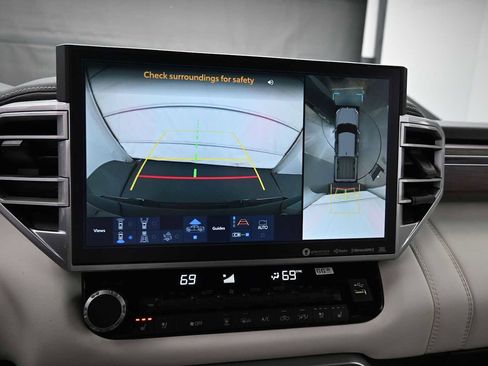 Used 2023 Toyota Tundra Capstone AWD/4WD image 8