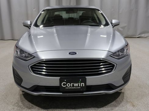 Used 2020 Ford Fusion SE image 19