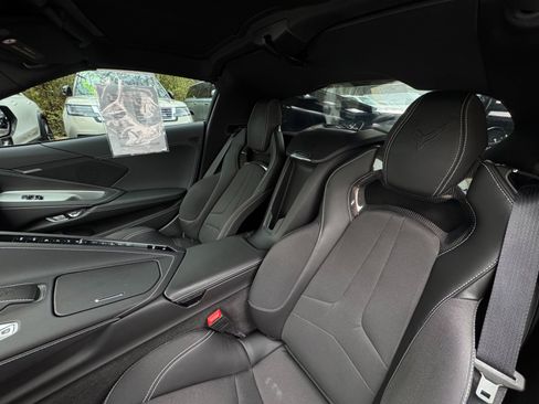 Used 2025 Chevrolet Corvette Z06 image 11