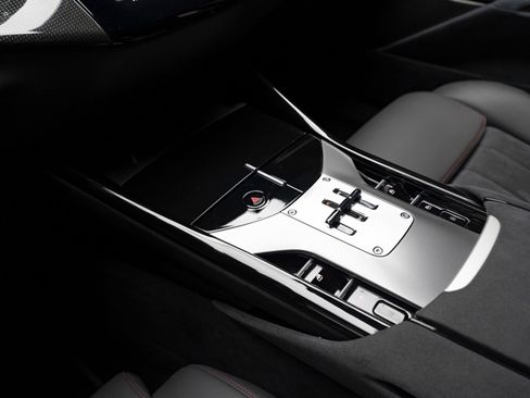 Used 2023 Ferrari Purosangue AWD/4WD image 25