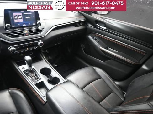 Used 2021 Nissan Altima 2.5 SR w/ SR Premium Package image 13