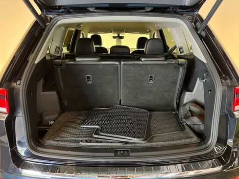 Certified 2022 Volkswagen Atlas SE image 5