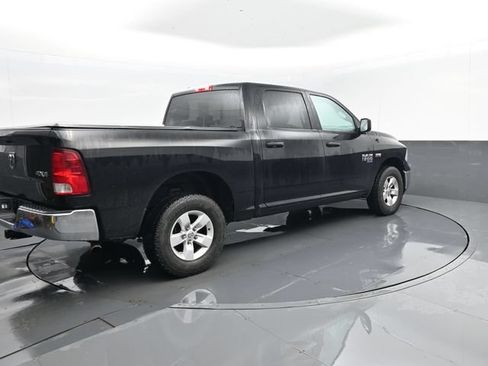 Used 2022 RAM 1500 4x4 Crew Cab Classic w/ Chrome Appearance Group image 20