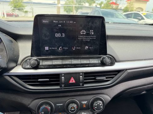 Used 2022 Kia Forte LXS w/ LXS Technology Package FWD image 26