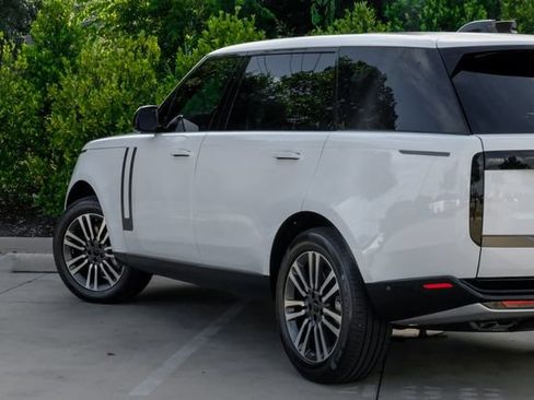 New 2026 Land Rover Range Rover Long Wheelbase SE AWD/4WD image 14