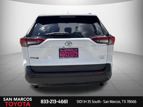 Used 2021 Toyota RAV4 XLE AWD/4WD image 5