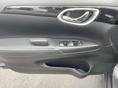 Used 2018 Nissan Sentra SV FWD image 18