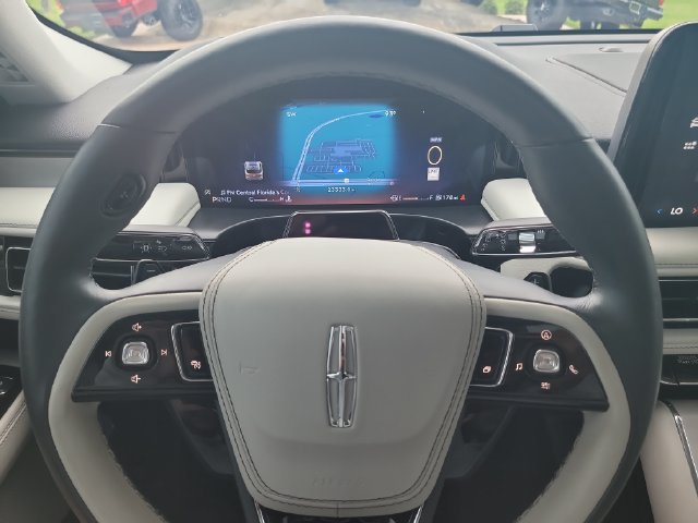 Used 2025 Lincoln Aviator Reserve w/ Equipment Group 201A AWD/4WD image 29