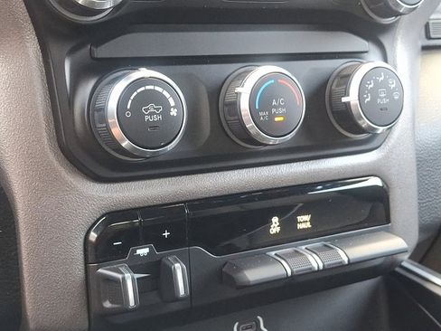 Used 2020 RAM 1500 Big Horn AWD/4WD image 16