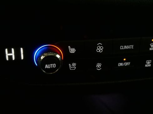 Used 2021 Buick Enclave Premium w/ Sun and Sites Package image 29