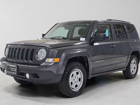 Used 2017 Jeep Patriot Sport w/ Power Value Group AWD/4WD image 7