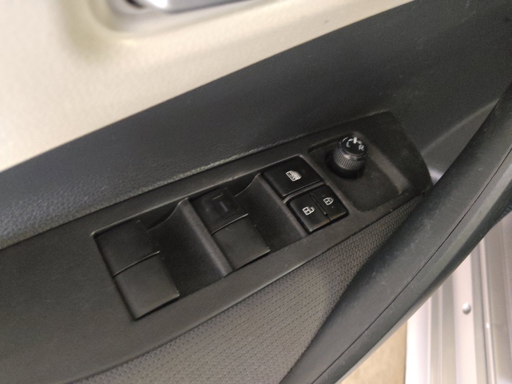 Used 2021 Toyota Corolla LE FWD image 27