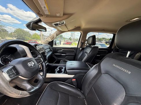 Used 2020 RAM 1500 Laramie AWD/4WD image 14