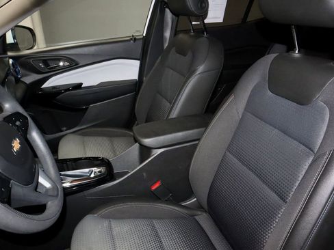 Used 2024 Chevrolet Trax LT FWD image 23