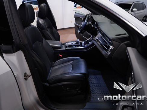 Used 2020 Audi Q8 Prestige image 31