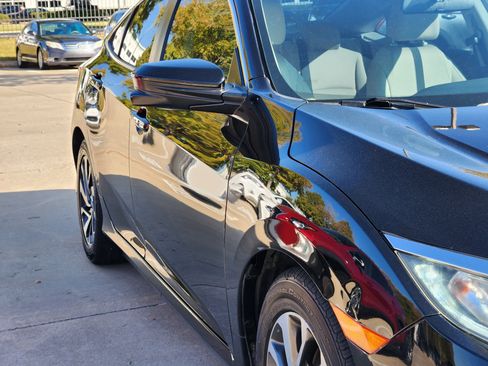 Used 2016 Honda Civic EX image 8