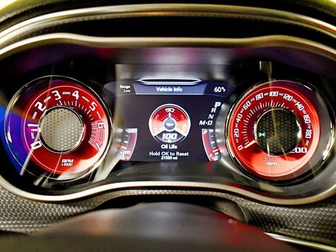 Used 2015 Dodge Challenger SRT Hellcat image 27