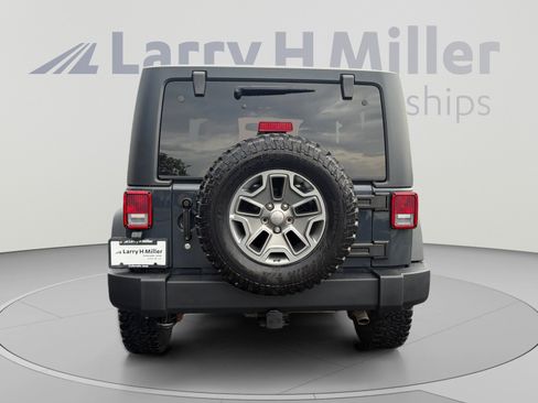 Used 2016 Jeep Wrangler Rubicon w/ Power Convenience Group AWD/4WD image 4