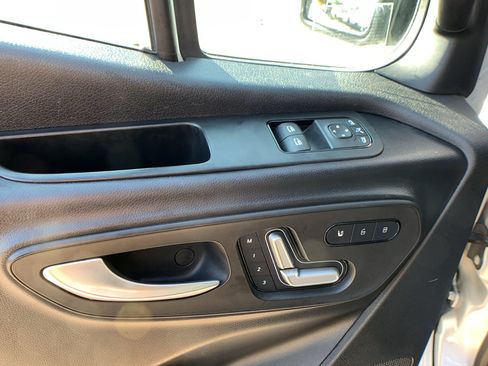 Used 2021 Mercedes-Benz Sprinter 2500 image 12