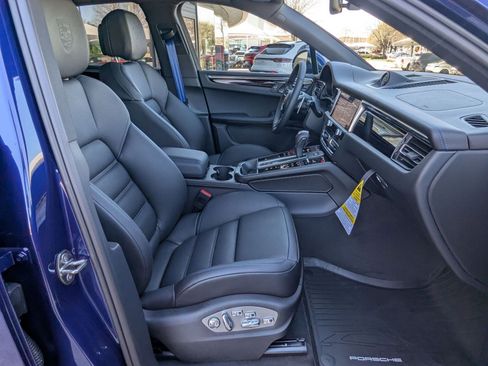 New 2026 Porsche Macan image 25