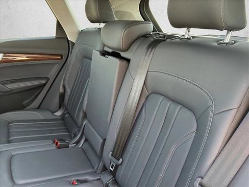 Used 2023 Audi Q5 2.0T Premium Plus w/ Premium Plus Package AWD/4WD image 14