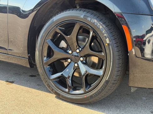 Used 2023 Chrysler 300 Touring w/ Sport Appearance Package RWD image 25