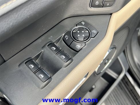 Used 2024 Ford Expedition Max Limited image 19