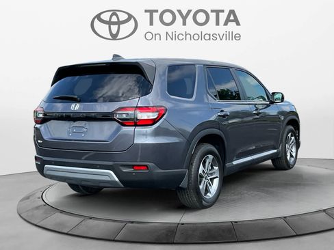 Used 2025 Honda Pilot EX-L image 5