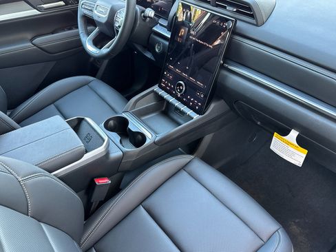 New 2026 GMC Terrain Elevation FWD image 16